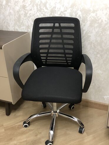 Ofis dolabları: Diyircəkli ofis stulu-yenidir