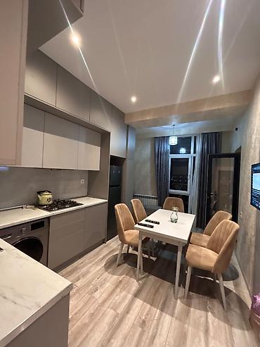 park yataq: Modern park yaşayış kompleksi 16 mərtəbəli binanın 11ci mərtəbəsi. 25 — 10