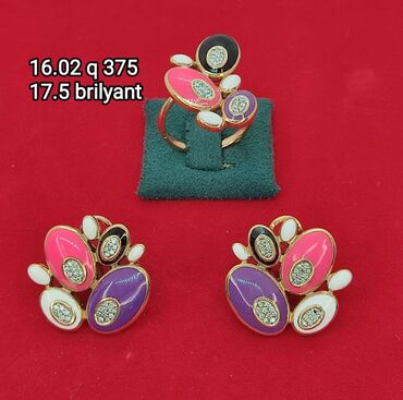 Zərgərlik dəstləri: Dəstə daxildir: Sırğa, Sarı qızıl, 585 Əyar -da lalafo.az — 13 Zərgərlik dəstləri: Dəstə daxildir: Sırğa, Sarı qızıl, 585 Əyar — 13