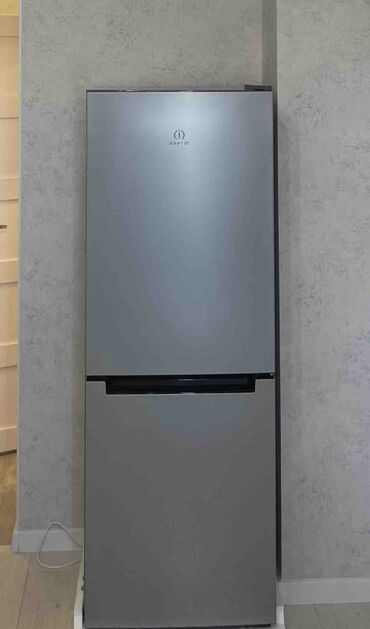 Техника для кухни: Б/у Холодильник Indesit, No frost, Двухкамерный, цвет - Серебристый