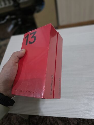 продать телефон дорого: OnePlus 13, Новый, 256 ГБ, цвет - Черный, 2 SIM, eSIM