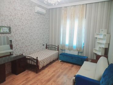 Həyət evləri və villaların satışı: 300 kv ev ikidasli tikili. Qaz su isiq daimi. Avtobus dayanacaginin — 10