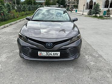 Toyota: Toyota Camry: 2019 г., 2.5 л, Вариатор, Гибрид, Седан — 2