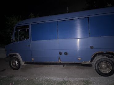 продаю в связи с переездом: Mercedes-Benz : 1996 г., 2.9 л, Механика, Дизель, Фургон