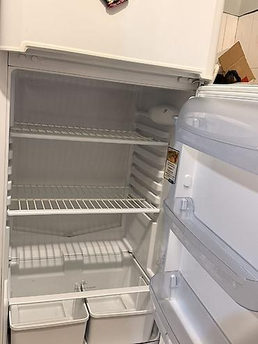 морозильник indesit: Холодильник Indesit, Б/у, Двухкамерный, De frost (капельный) — 4