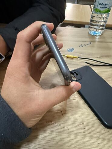 Apple iPhone: IPhone 11 — 3