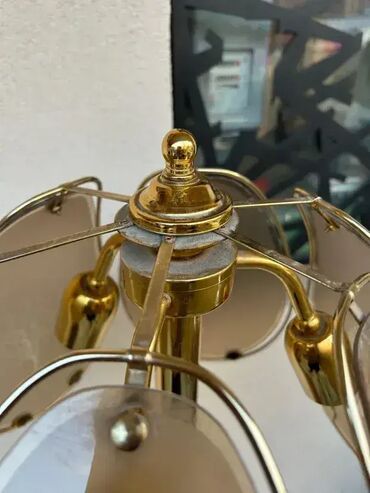 iglicasti lezaj dimenzije: Podna lampa ODLICNO STANJE moguc prevoz  Podna lampa_x000D_ |x|x