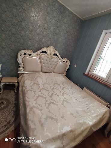 asılqan satılır: Klassik üslubda keyfiyyətli yataq otağı dəsti. Tek tekde satilir — 2