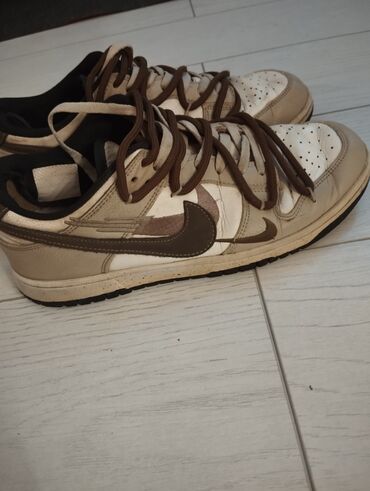 Кроссовки и спортивная обувь: Пара черных кед Converse All Star с белыми шнурками и белыми — 11