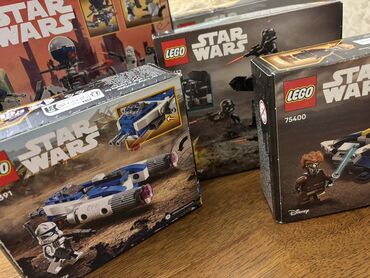 LEGO Star Wars seriyasından bir neçə konstruktor dəsti təklif olunur