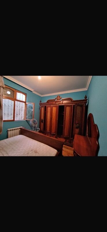 Həyət evləri və villaların satışı: Satılır: həyət evi - Bir mərtəbəli, daş/karkas tikili, metal dam — 3