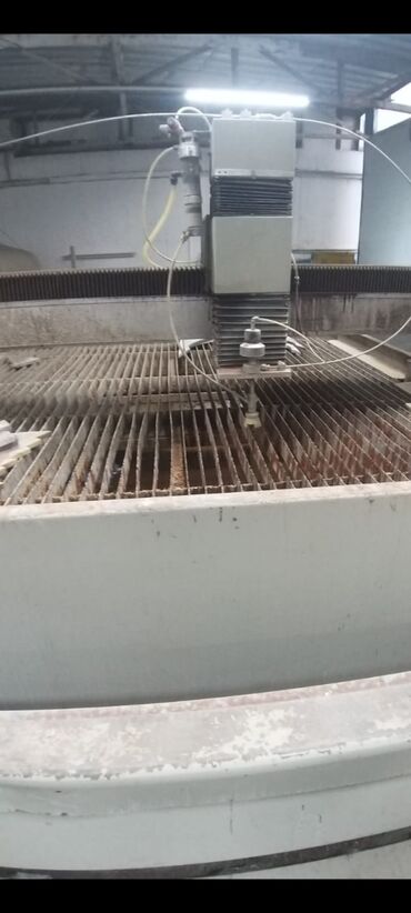 Digər istehsal avadanlığı: Su kesim aparati esasen mermer kesim islerinde istifade edilen — 9