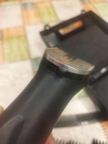 Mašinice za šišanje: Masinica Wall na baterije dobra sa dodacima

Mirjevo — 9