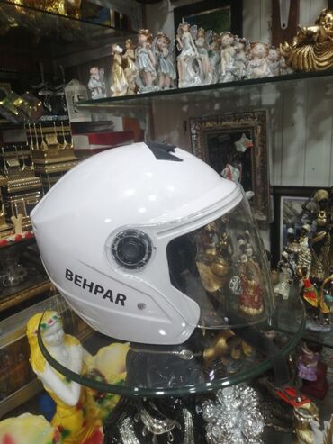 Moto dəbilqələr: 1-ci şəkildəki Baqaj 95 aznMoto Dəbilqələr Ag qarşı enli şüşəli 29azn — 15