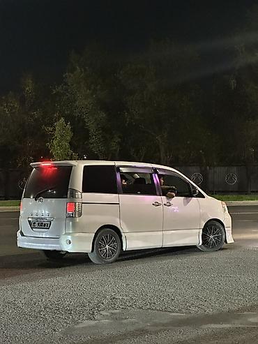 тайота вохси: Toyota Voxy: 2002 г., 2 л, Автомат, Бензин, Минивэн — 6