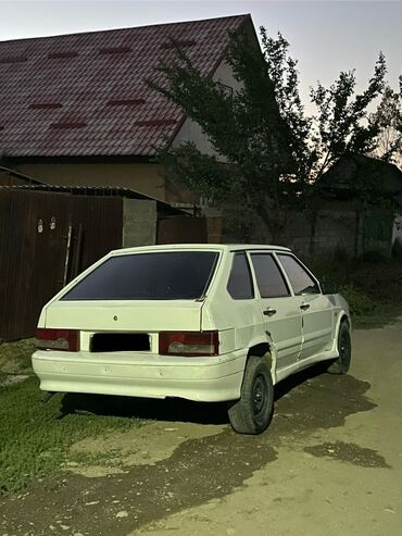 купить авто в бишкеке дешево: Срочно продаю белый ВАЗ 2114. 2009 года объем 1.6. Состояние хорошая