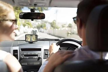 GPS za auto: TomTom GPS navigacija za automobil - Model sa 5-inčnim TFT ekranom — 7