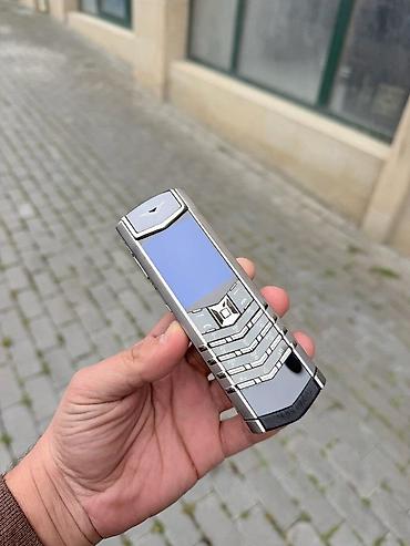 vertu phone: Vertu 4 GB, rəng - Gümüşü, Düyməli — 4