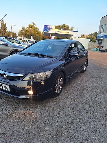 маленький машинка: Honda Civic: 2009 г., 1.3 л, Автомат, Гибрид, Седан — 1