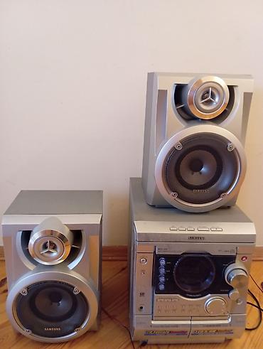 kohne maqintafon: Samsung mini Hi-Fi audio sistemi – 2 ədəd akustik kolonka və mərkəzi — 2