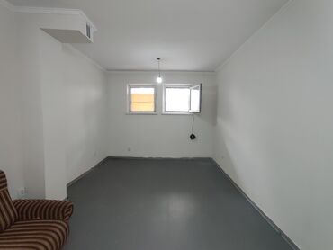 продается цокольный этаж: 1 комната, 36 м², Индивидуалка, Цокольный этаж этаж, Косметический ремонт