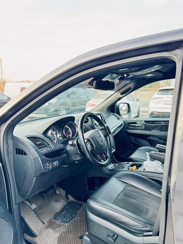 Dodge: Dodge Caravan: 2019 г., 3.6 л, Автомат, Бензин, Минивэн at lalafo.kg — 7 Dodge: Dodge Caravan: 2019 г., 3.6 л, Автомат, Бензин, Минивэн — 7
