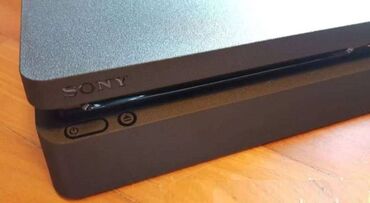 PS4 (Sony Playstation 4): Prodajem očuvanu PlayStation 4 konzolu sa 1TB memorije (duplo vise od — 14