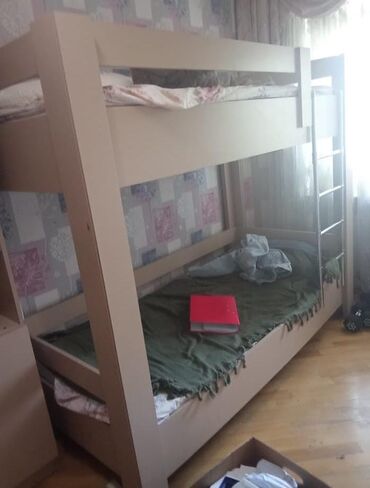 Yataq otağı dəstləri: Oğlan və qız üçün, İşlənmiş, Çarpayı, Matras ilə, Siyirməsiz