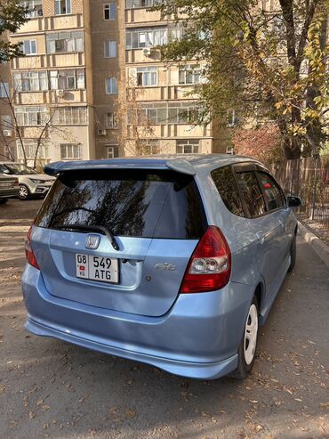 продаю ниссан альмера: Honda Fit: 2002 г., 1.3 л, Вариатор, Бензин, Хэтчбэк