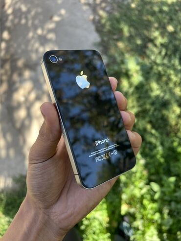 Apple iPhone: IPhone 4S, Колдонулган, 32 ГБ, Кара, Заряддоочу түзүлүш, Каптама