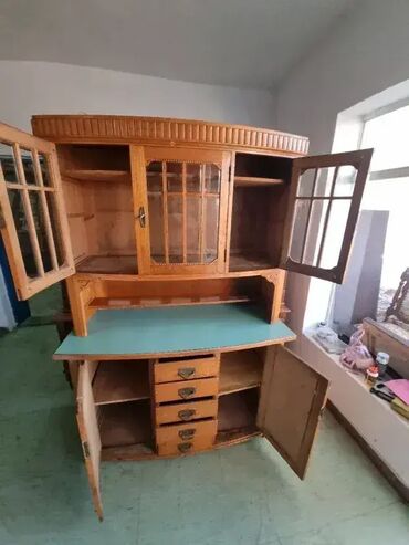 Stilske vitrine: Vitrina u odlicnom stanju Visina 200cm Sirina 135cm Dubina55cm — 12