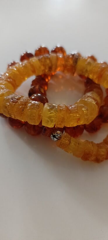 Zərgərlik dəstləri: Dəstə daxildir: Bilərzik, Boyunbağı, 60 g — 4