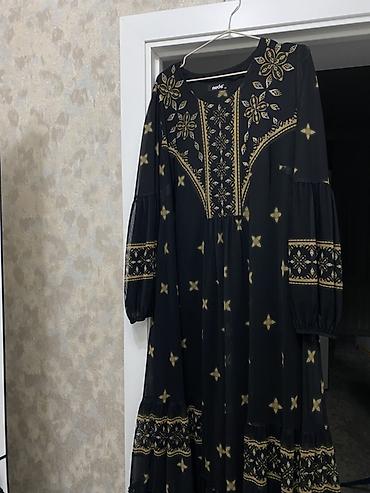 клеш штаны: Платье boho/ethno в черном цвете с золотистым орнаментом - Бренд — 2