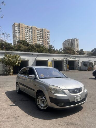 Kia Rio: 1.5 l | 2007 il Hetçbek