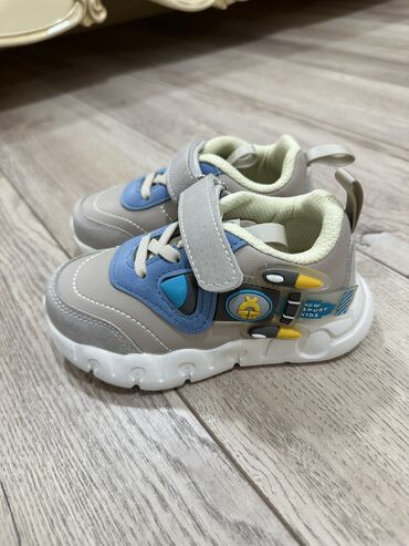 heelys роликовые кроссовки: Новые кроссовки ❗️
Размер 27 
Цена 1000с