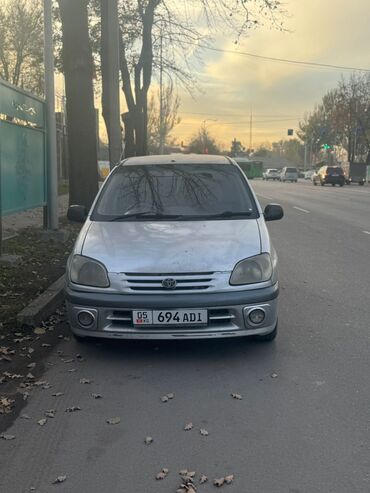 карапка: Toyota Raum: 1998 г., 1.5 л, Автомат, Бензин, Минивэн