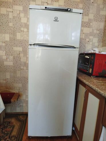 indesit baku: 2 qapılı Indesit Soyuducu Satılır, rəng - Ağ