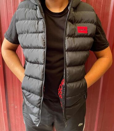 Prsluci: Puf prsluci sa kapuljačom – različiti modeli i brendirani dizajn. - — 10