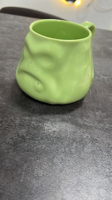 Наборы посуды: Набор дизайнерских керамических кружек - Необычные формы и яркие — 8