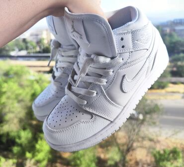 Кроссовки и спортивная обувь: Кроссовки, 36, 36.5, Nike, Б/у, цвет - Белый, Самовывоз