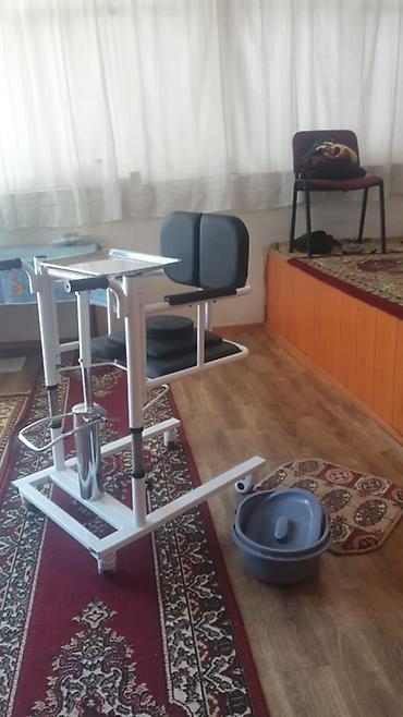 Инвалидный туалетный коляска,с зади откроется,чтобы не поднимать at lalafo.kg — 1 Инвалидный туалетный коляска,с зади откроется,чтобы не поднимать — 1