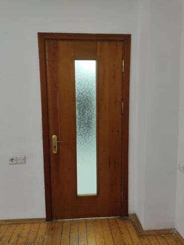 Пластиковые двери: 4 ədəd otaq qapıları ölçü 3 ədəd :80/2 1 ədəd:87/2 ünvan Yasamal biri