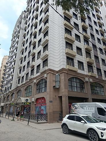 гранд виктория: 2 комнаты, 77 м², ул. Тоголок Молдо / Куренкеева 6 этаж, Косметический ремонт — 1