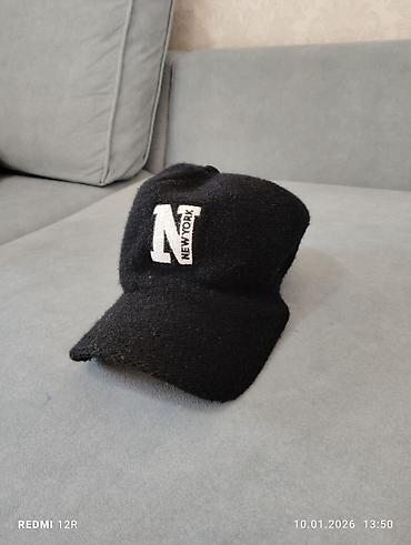 Домашние костюмы: Набор одежды и аксессуаров (черный цвет) 1) Вязаная кепка - Цвет — 1