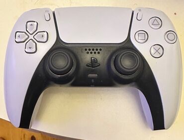 Nintendo Switch: Salam Ps5 original pultu Controller.2-3 aya yaxındır istifadə olunur