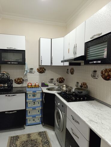 Qonaq otağı dəstləri: Sabunçuda 2 otaq,kalidor sistemli,təmirli evdir.Genis heyəti var .Qazı — 8