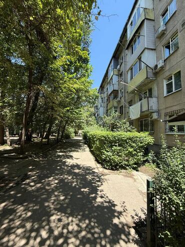 сниму квартира в оше: 3 бөлмө, 58 кв. м, 104-серия, 4 кабат, Эски ремонт