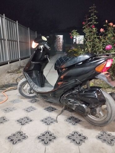 шлем мопед: Кичи мопед Honda, 50 куб. см, Бензин, Колдонулган