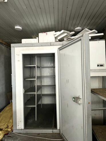 Промышленные холодильники и комплектующие: 200 * * 225 см 220, В наличии