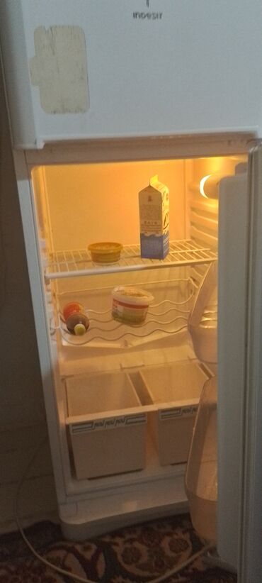 выкуп холодильник: Холодильник Indesit, Б/у, Двухкамерный, De frost (капельный), 60 * 150 * 60